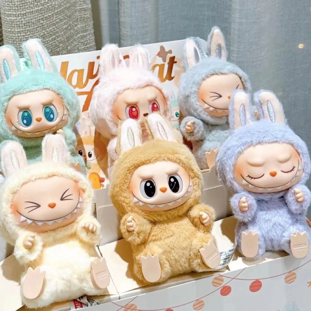 Rabbu second generation vinyl doll beautiful key box blind Rabbu sitting doll party Christmas gift key children's toys.